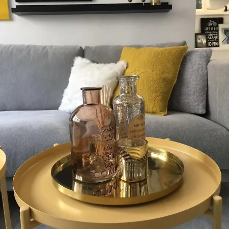 Pearl Center - 2bdr *