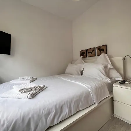 Pearl Center - 2bdr Apartment *