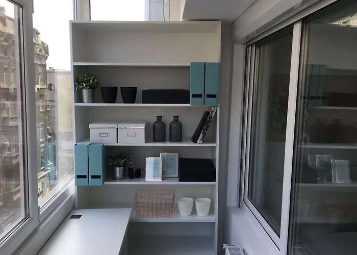 Pearl Center - 2bdr *