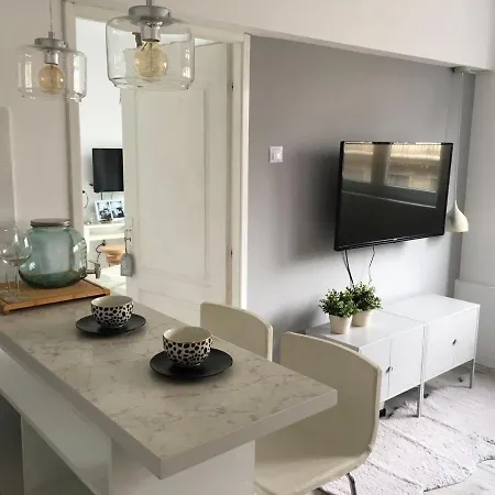 Pearl Center - 2bdr Daire