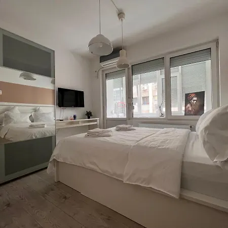 Daire Pearl Center - 2bdr Bükreş